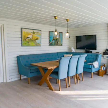Holiday home Cozy Seaside With Beachfront In Fulgevik *