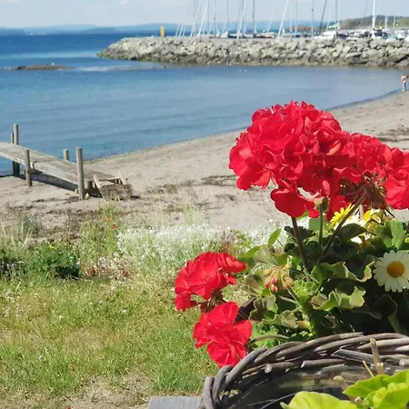 Holiday home Cozy Seaside With Beachfront In Fulgevik