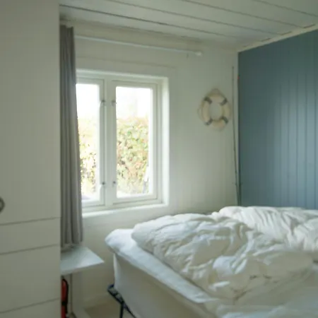 Holiday home Cozy Seaside With Beachfront In Fulgevik
