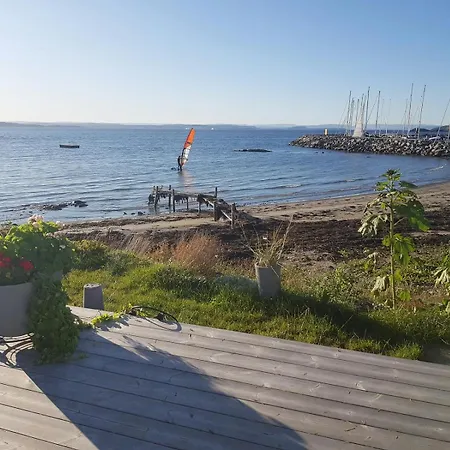 Cozy Seaside With Beachfront In Fulgevik Holiday home *